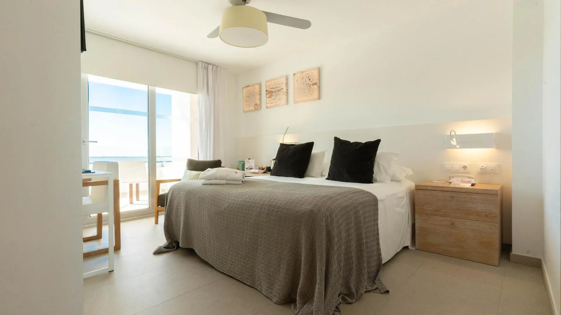 Hotel Cala Saona & Spa 4*,  Spain